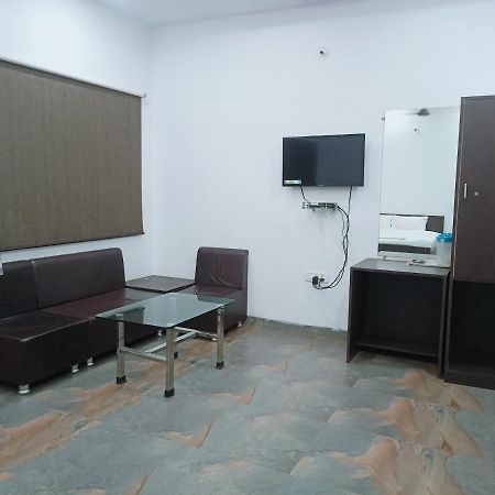 Nisarg Resort Jabalpur Buitenkant foto