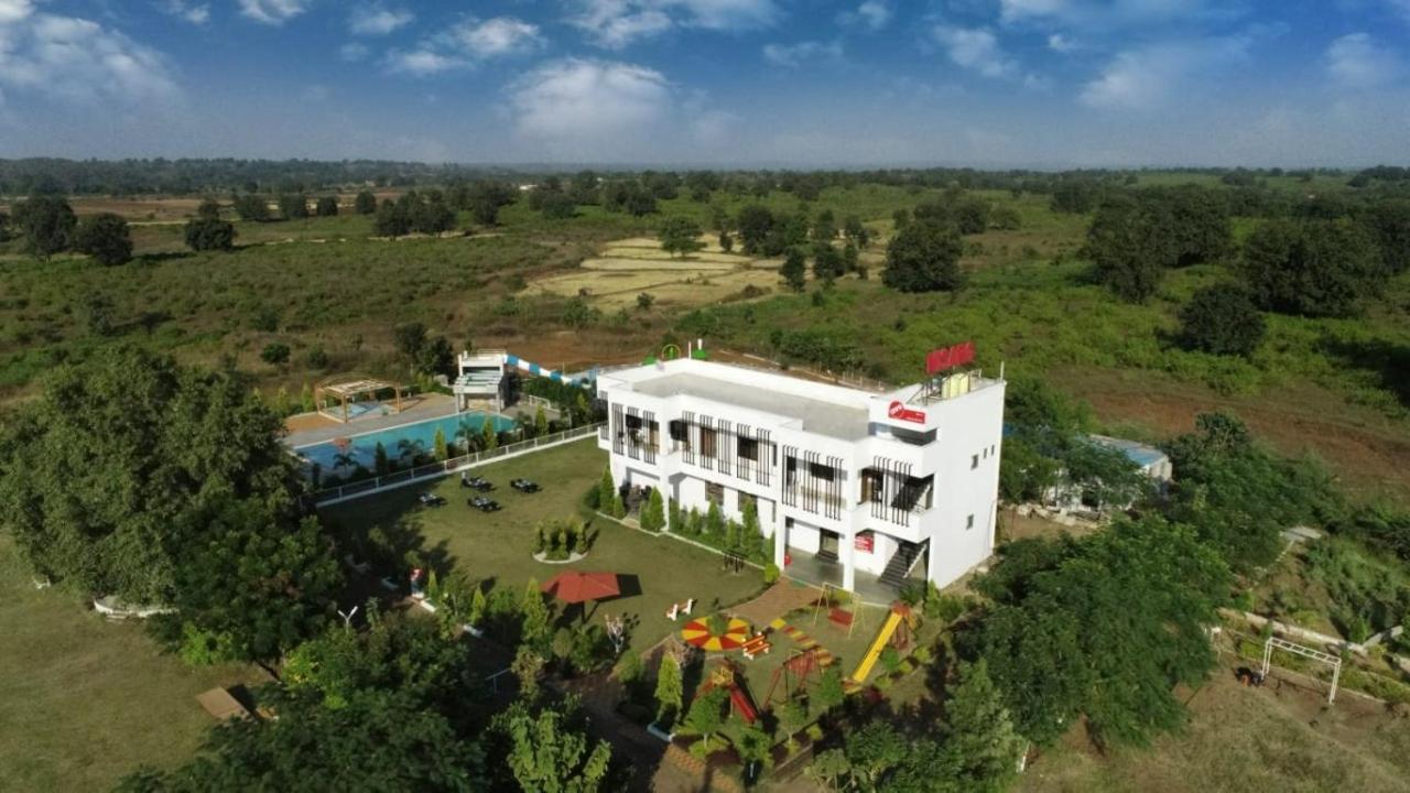 Nisarg Resort Jabalpur Buitenkant foto