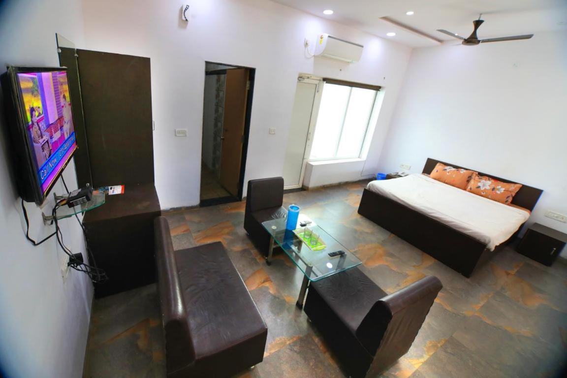 Nisarg Resort Jabalpur Buitenkant foto