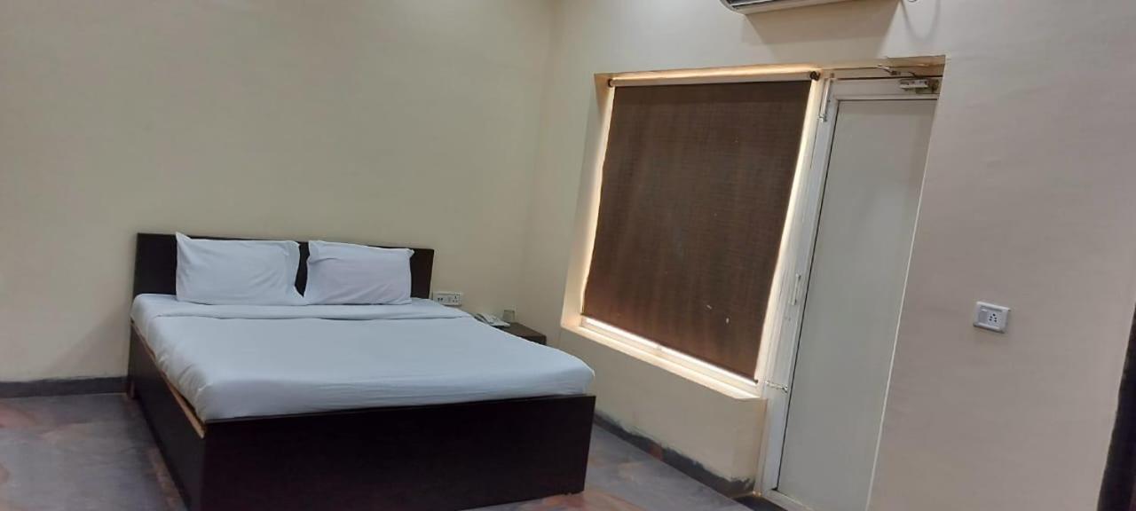 Nisarg Resort Jabalpur Buitenkant foto