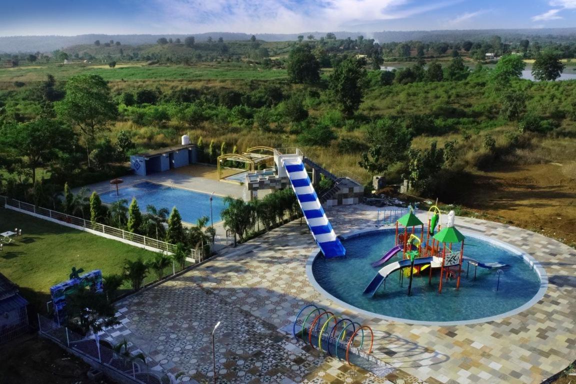 Nisarg Resort Jabalpur Buitenkant foto
