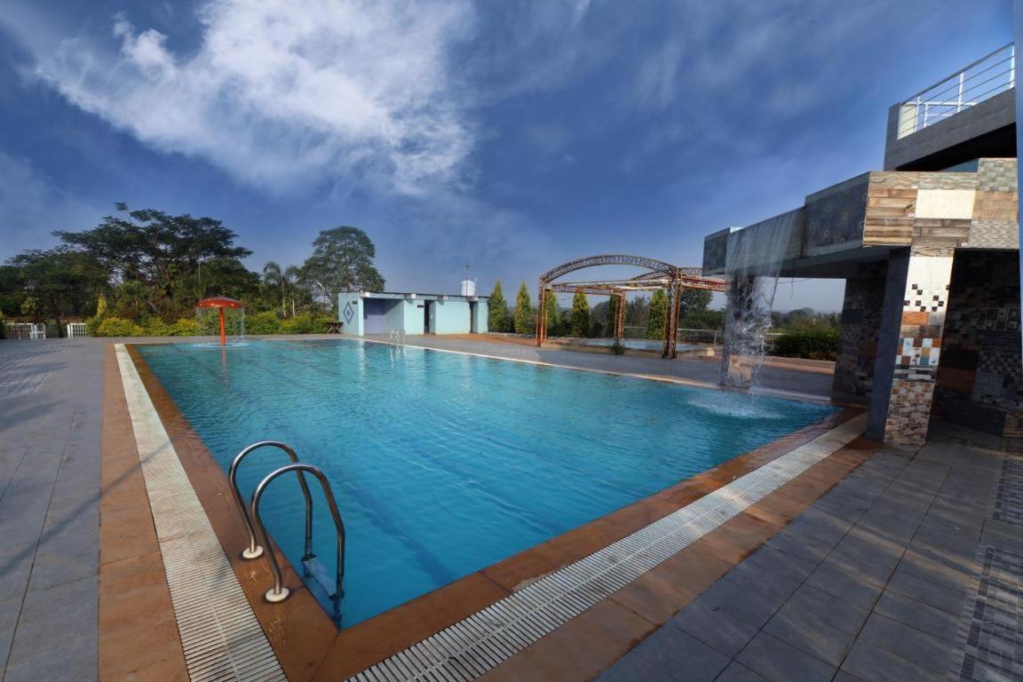 Nisarg Resort Jabalpur Buitenkant foto